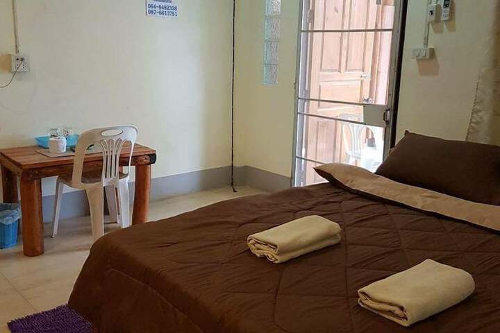 Room 6 of 27