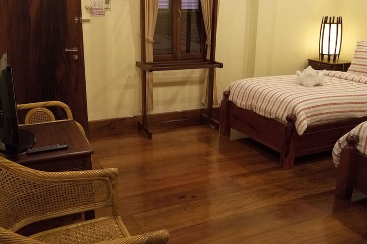Room 4 of 38