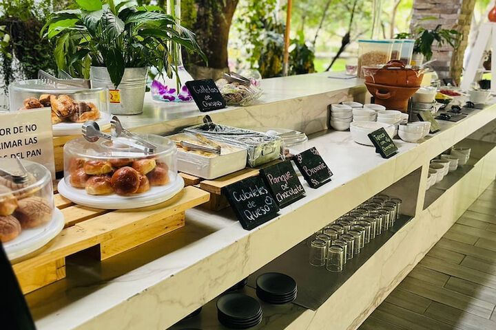 Breakfast/Coffee Service 138 of 165