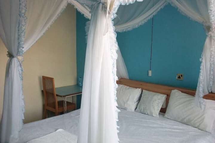 Room 9 of 21