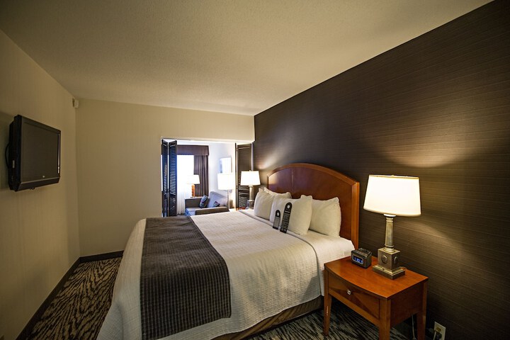 Room 4 of 65