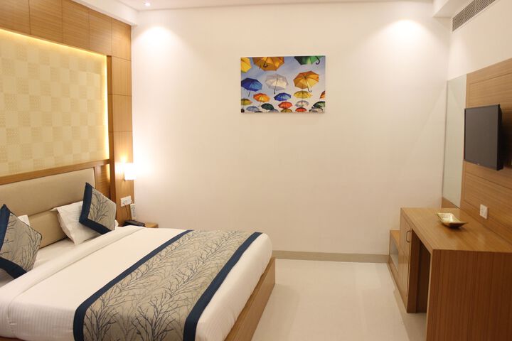 Room 17 of 18