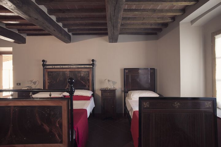 Room 6 of 50