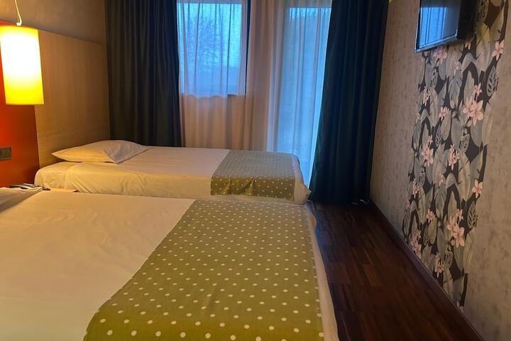 Room 17 of 64
