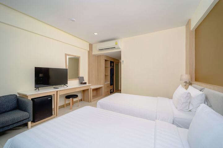 Room 13 of 74