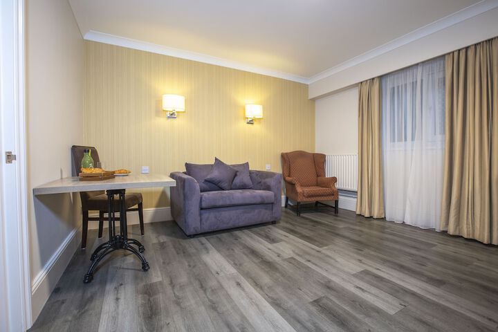 Room 49 of 76