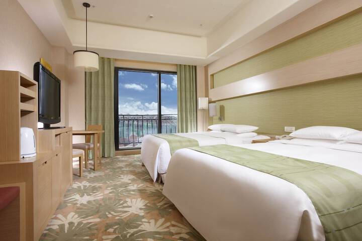 Room 4 of 68
