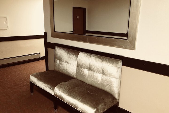 Ballroom/Hall 107 of 137