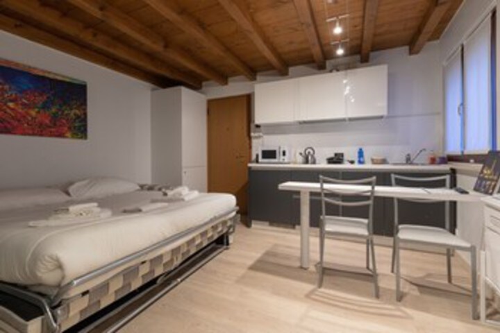 Room 18 of 19