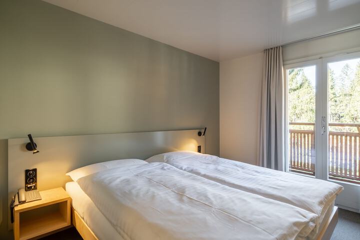 Room 6 of 67