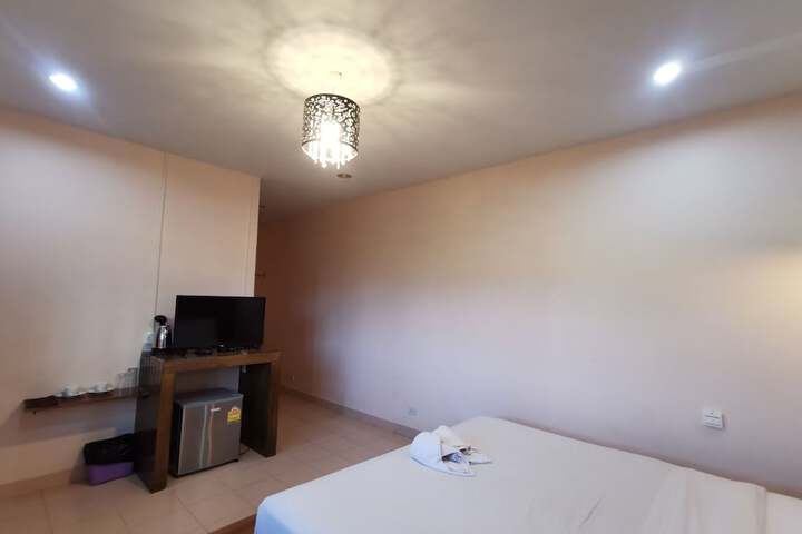 Room 2 of 79