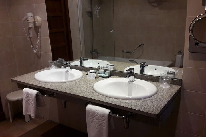 Room 5 of 53