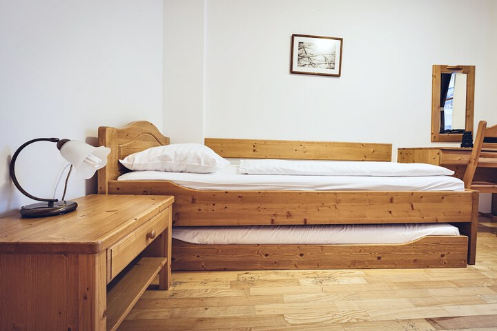 Room 8 of 188
