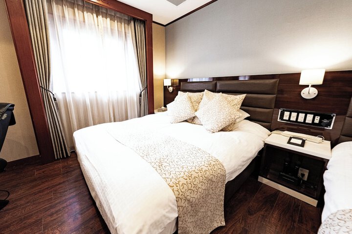 Room 39 of 239