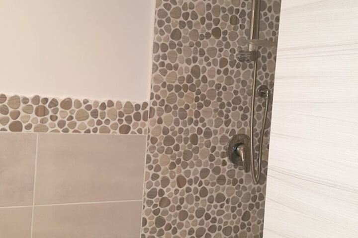 Room 6 of 22