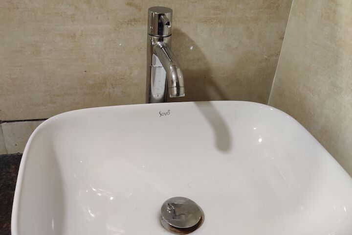 Room 8 of 14