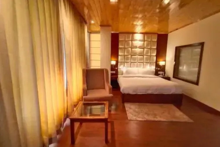 Room 15 of 27