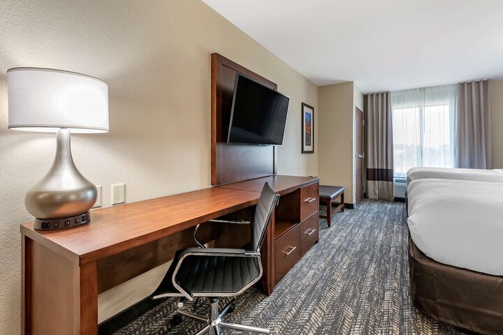 1 King Bed Suite (2 of 9)