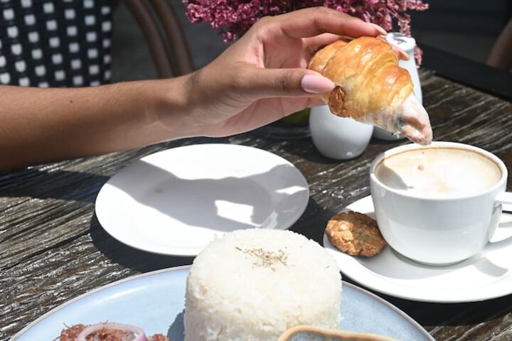 Breakfast/Coffee Service 36 of 42