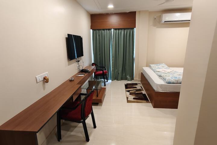 Room 20 of 28