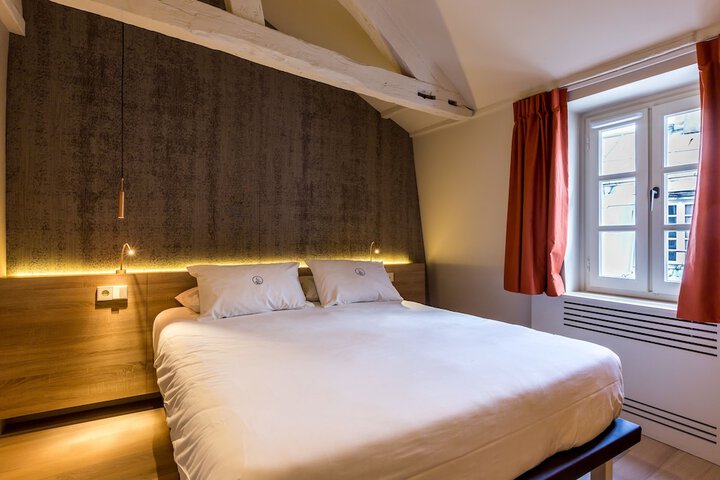 Room 10 of 69