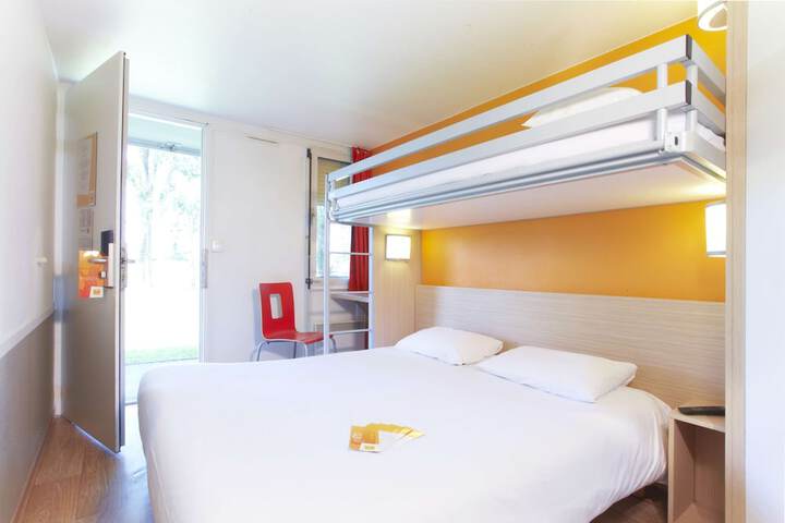 Room 11 of 27