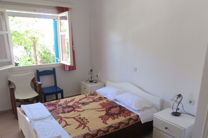 Room 6 of 17