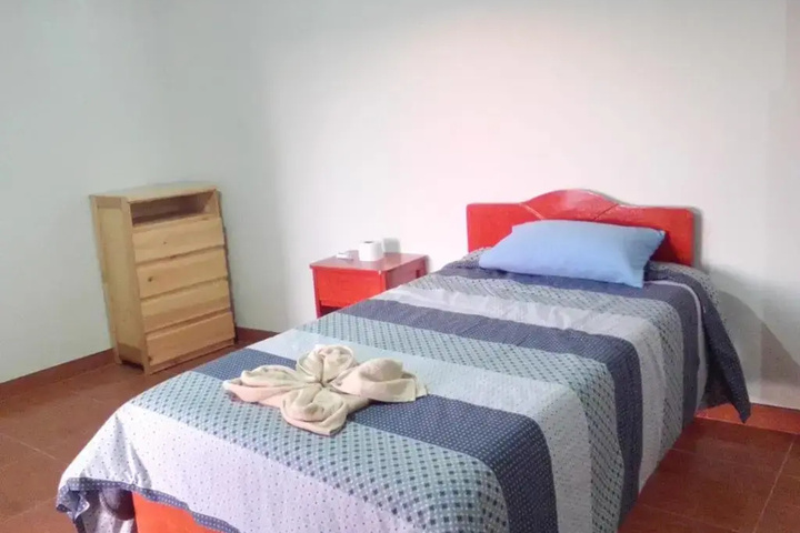 Room 4 of 12
