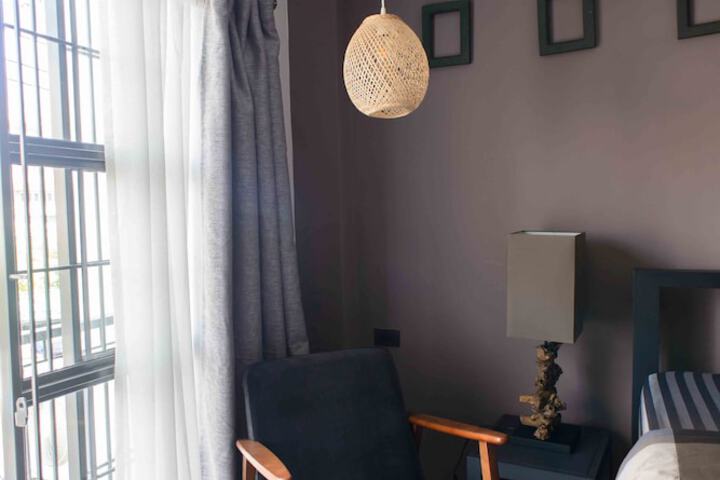 Room 18 of 102