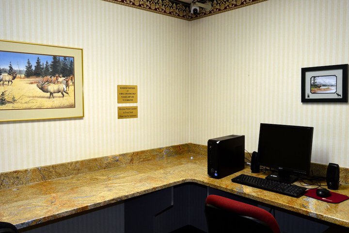 Business Center 33 of 38