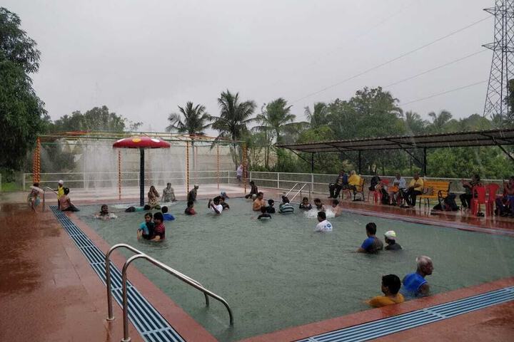 Pool 33 of 59
