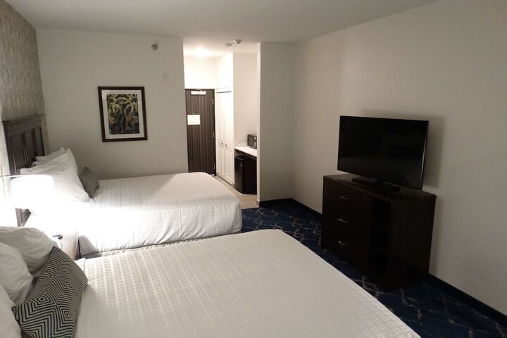 2 Queen Beds (11 of 11)