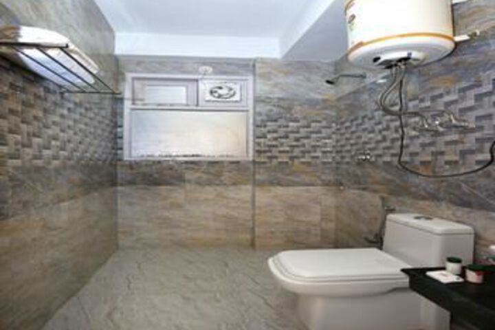Room 2 of 25
