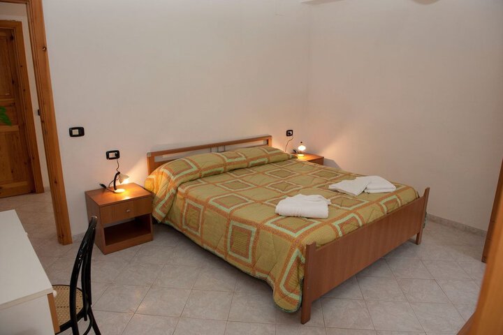 Room 4 of 23