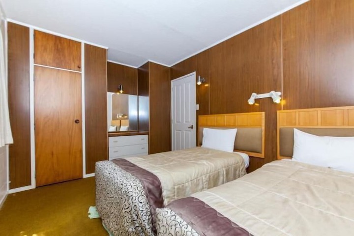 Room 8 of 28