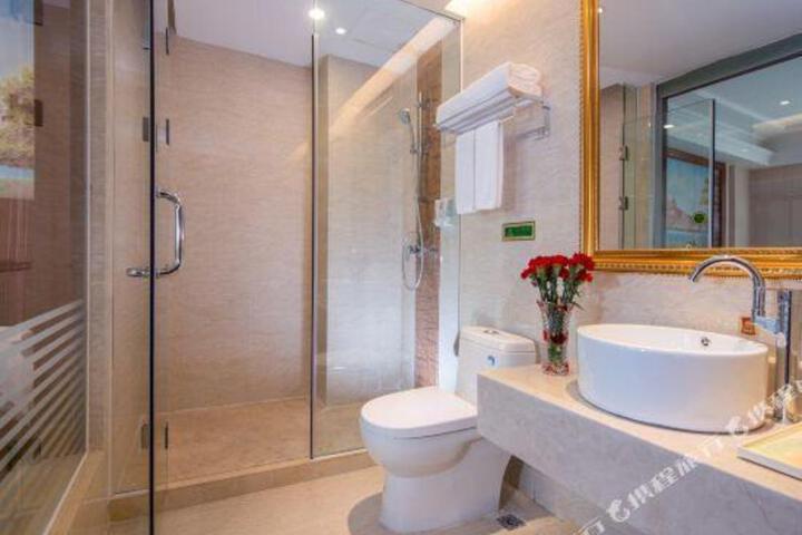 Vienna Hotel (Puning Huancheng South Road High-speed Railway Station)