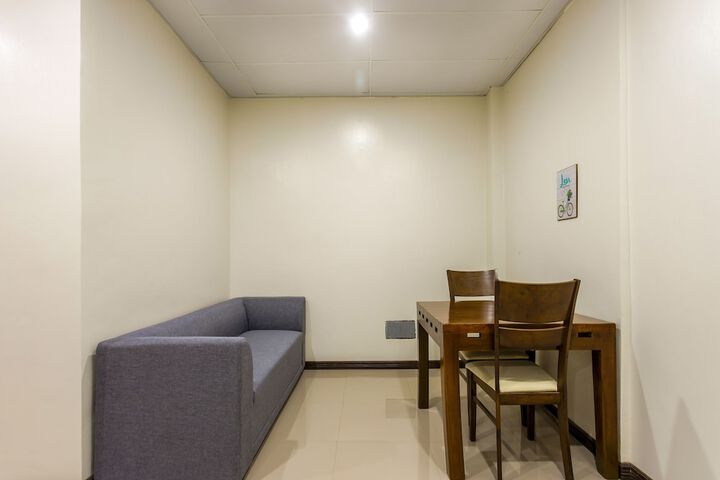 Room 30 of 38