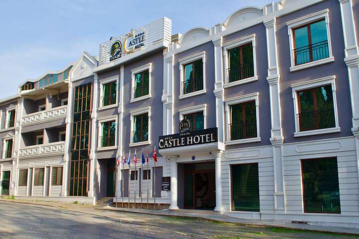 Exterior of 216 Castle Hotel