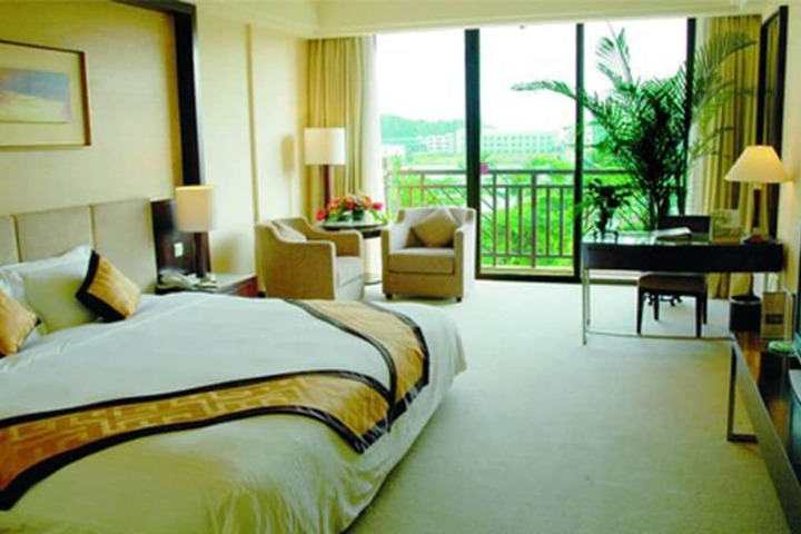 Room 5 of 50