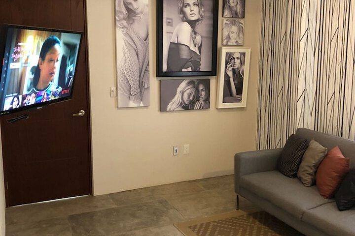 Room 9 of 23