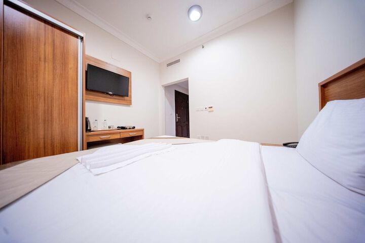 Room 9 of 31