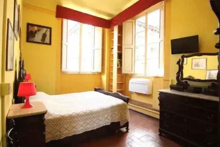 Room 2 of 5