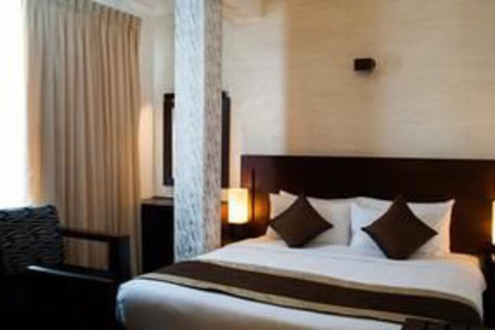 Room 9 of 26