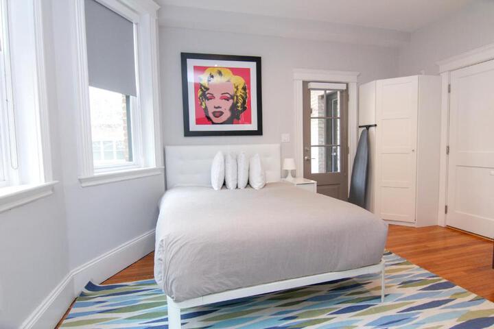 Photo of A Stylish Stay w / a Queen Bed Heated Floors.. #23