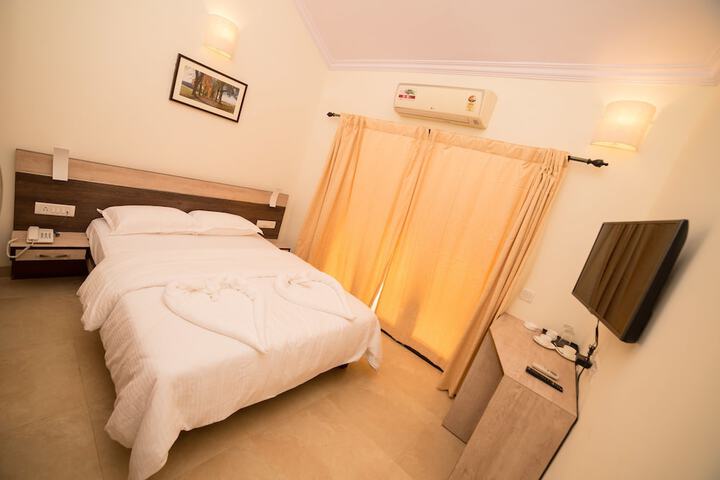 Room 9 of 53