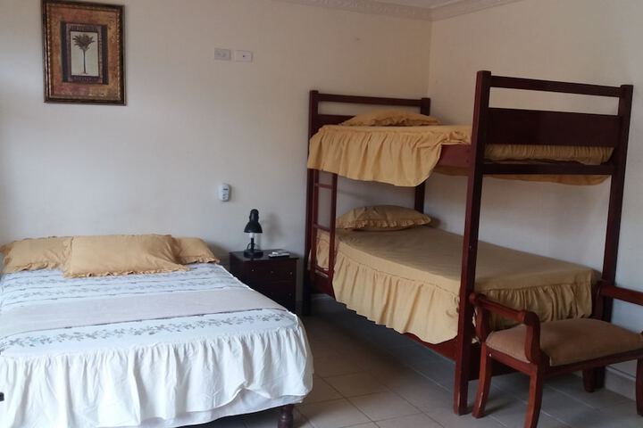 Room 10 of 48
