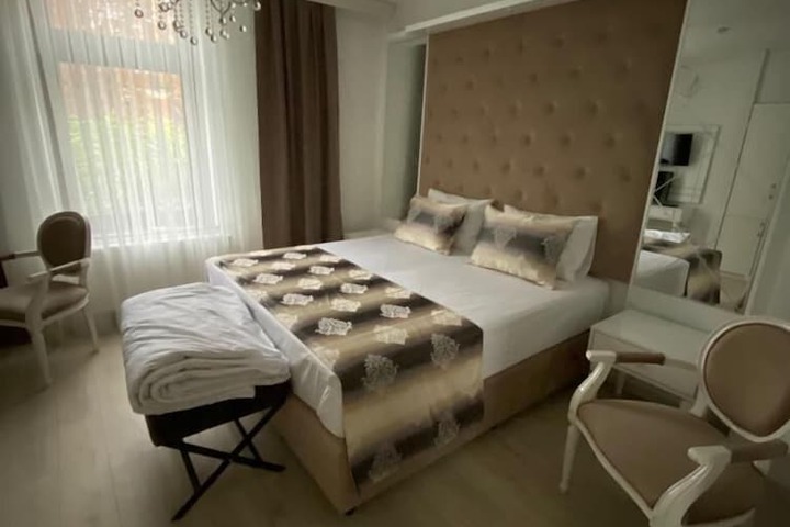 Room 7 of 31