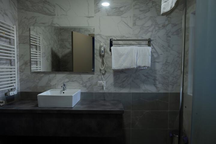 Room 14 of 15