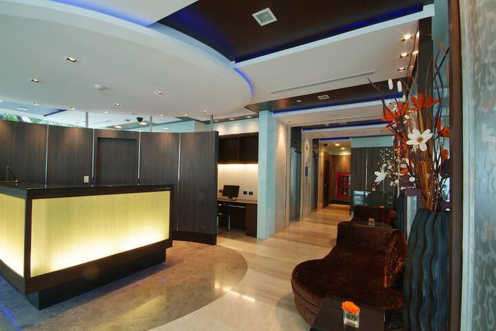 Hotel Lobby