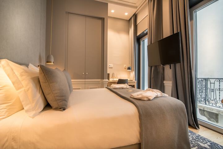 Room 34 of 77
